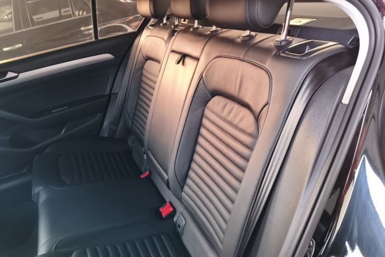 大众 迈腾 2018款 330TSI DSG 领先型中控内饰7004