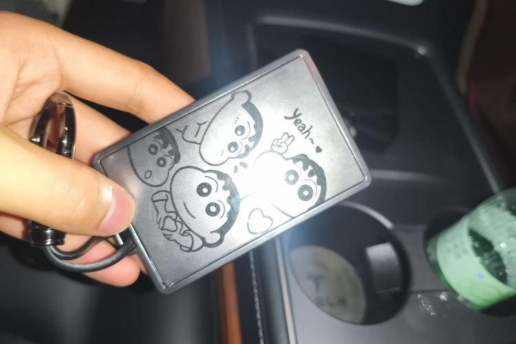 特斯拉 Model Y 2021款 标准续航后驱版中控内饰11