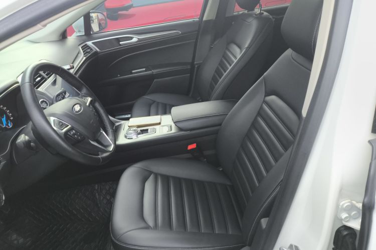 福特 蒙迪欧 2020款 EcoBoost 180 时尚型局部细节19