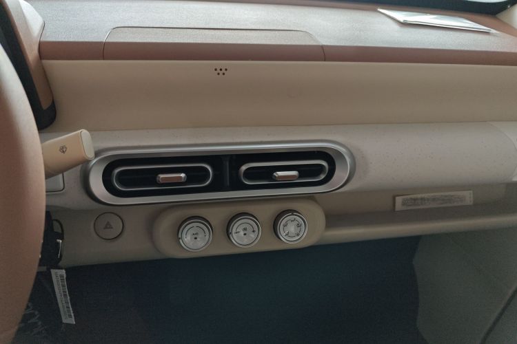 五菱汽车 宏光MINIEV 2024款 第三代 215km 青春版中控内饰16