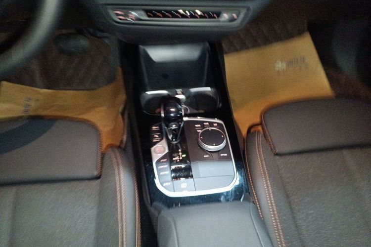 宝马2系(进口) 2023款 225i 四门轿跑车 M运动套装中控内饰18