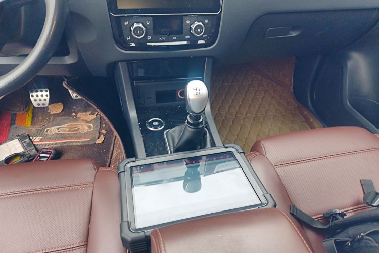 野马汽车 野马T70 2016款 升级版 1.5T 手动豪华型中控内饰18