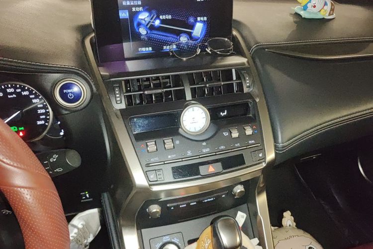 雷克萨斯NX 2020款 300h 前驱 锋尚版 国VI中控内饰16