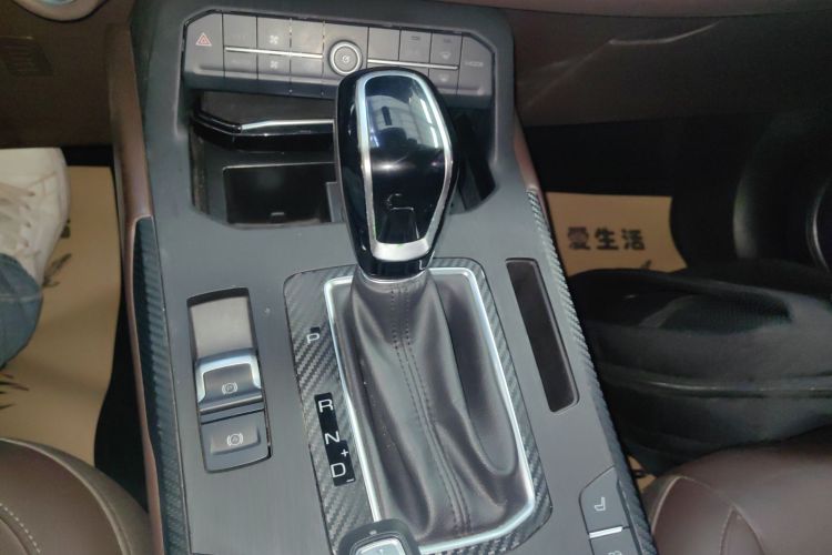 魏牌 VV5 2017款 2.0T 旗舰型中控内饰18