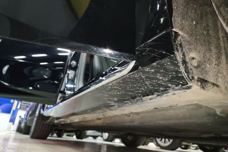 红旗H5 2023款 2.0T 自动智联旗畅版局部细节9001