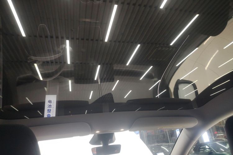 特斯拉 Model Y 2025款 后轮驱动版中控内饰22