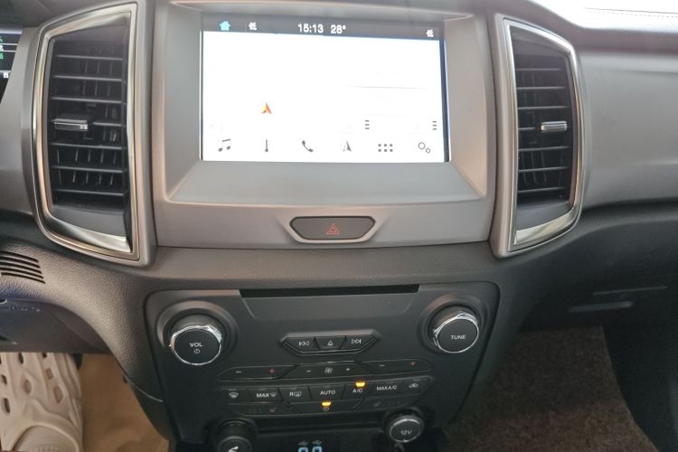 福特 撼路者 2017款 2.0T 汽油自动四驱豪华版 5座中控内饰16