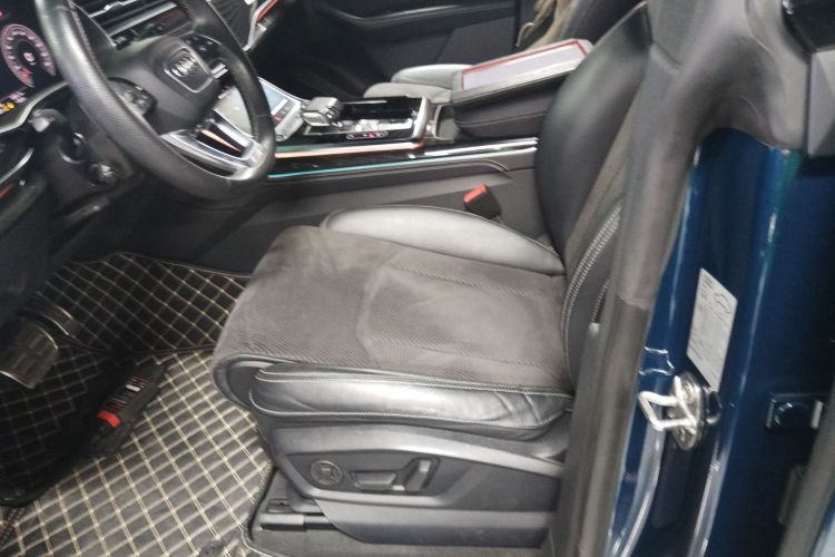 奥迪Q8 2021款 55 TFSI 臻选动感型中控内饰19