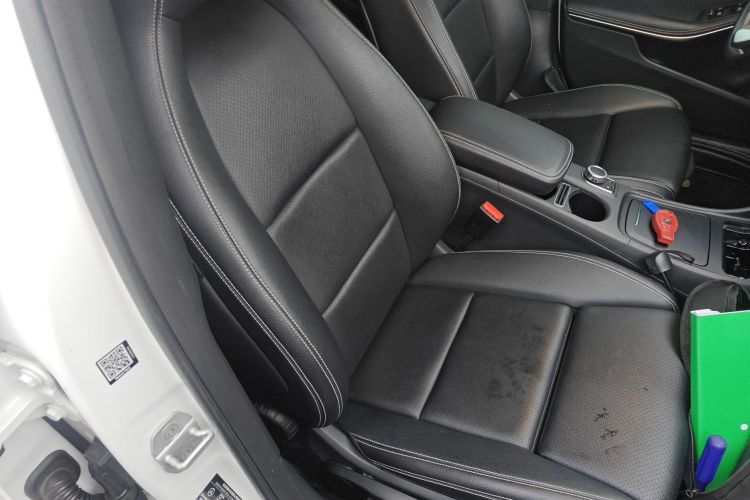 奔驰GLA 2016款 GLA 200 动感型局部细节41