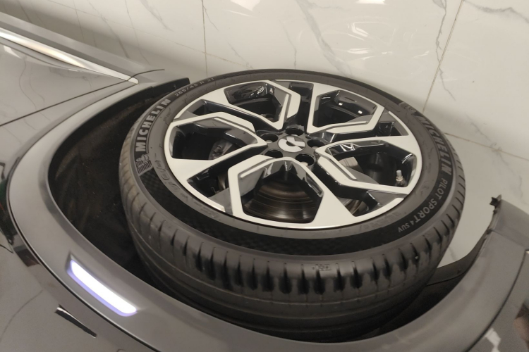 蔚来ES8 2022款 75kWh 六座版车身外观6007