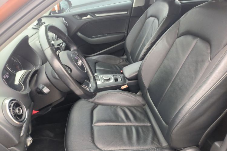 奥迪A3 2014款 Sportback 35 TFSI 自动舒适型中控内饰19