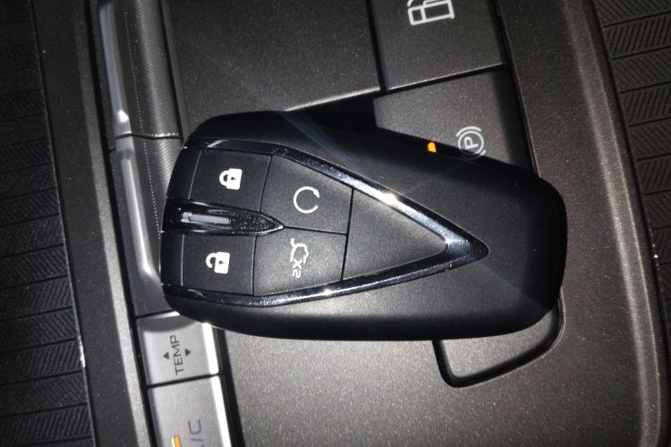 长安 逸动PHEV 2025款 智慧新蓝鲸 145KM 高能版中控内饰11