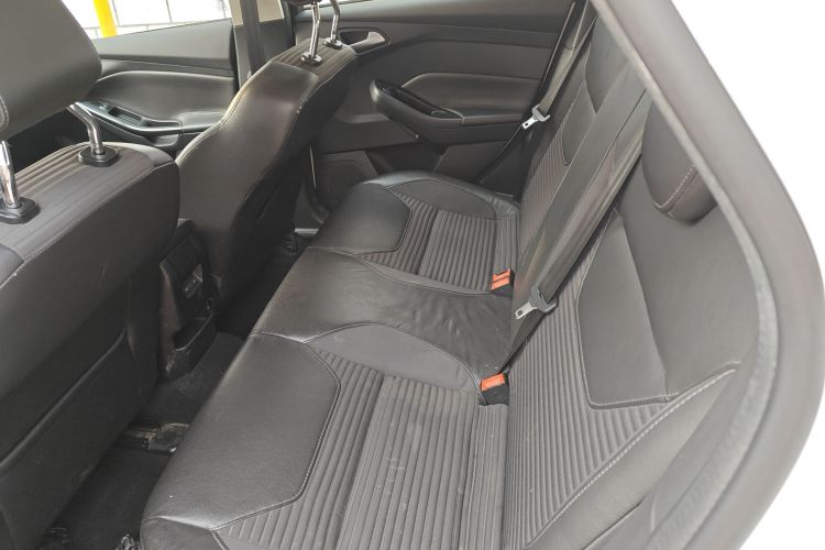 福特 福克斯 2015款 两厢 EcoBoost 125 自动超能风尚型中控内饰21