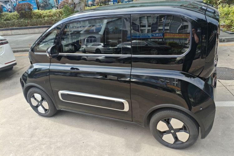 宝骏KiWi EV 2023款 大疆版 磷酸铁锂车身外观4