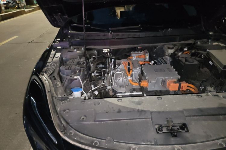 红旗E-QM5 2022款 431km 充电乐享版局部细节9006