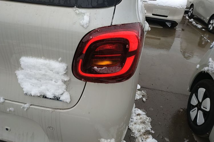 五菱汽车 宏光MINIEV 2025款 四门版 进阶款车身外观6006