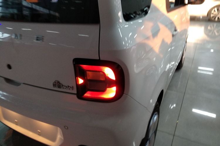 吉利银河 2023款 熊猫mini 200km 耐力熊车身外观9