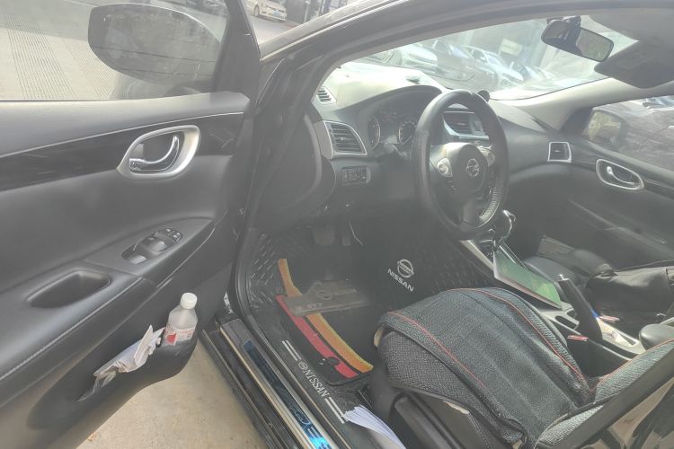 日产 轩逸 2019款 1.6XV CVT智联尊享版 国V中控内饰7003