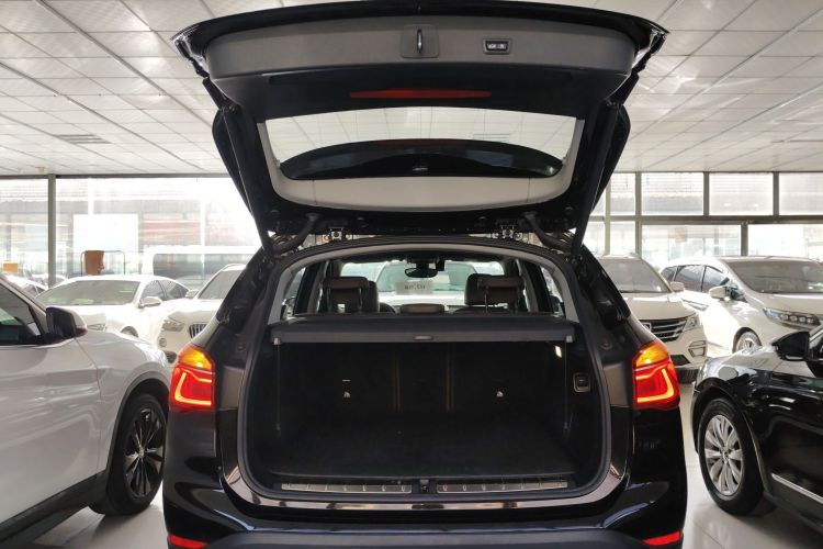 宝马X1 2016款 xDrive20Li 豪华型机舱底盘23