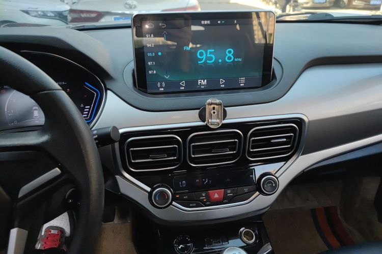 海马S5 2019款 160 手动豪华型局部细节16