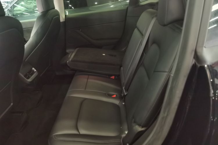 特斯拉 Model Y 2022款 后轮驱动版中控内饰7004