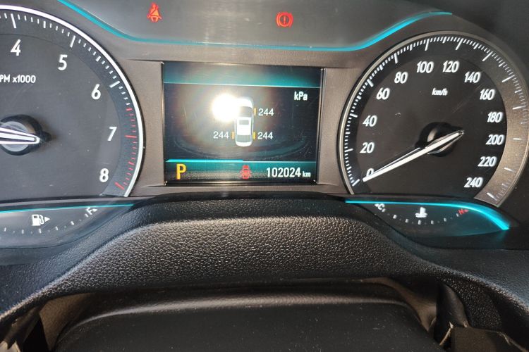 别克 英朗 2018款 18T 自动精英型中控内饰15