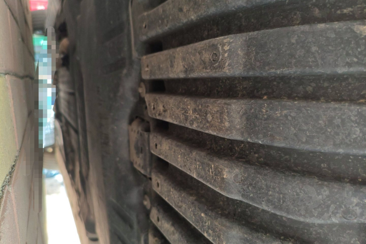 奔驰C级 2018款 C 200 L 运动版局部细节9008