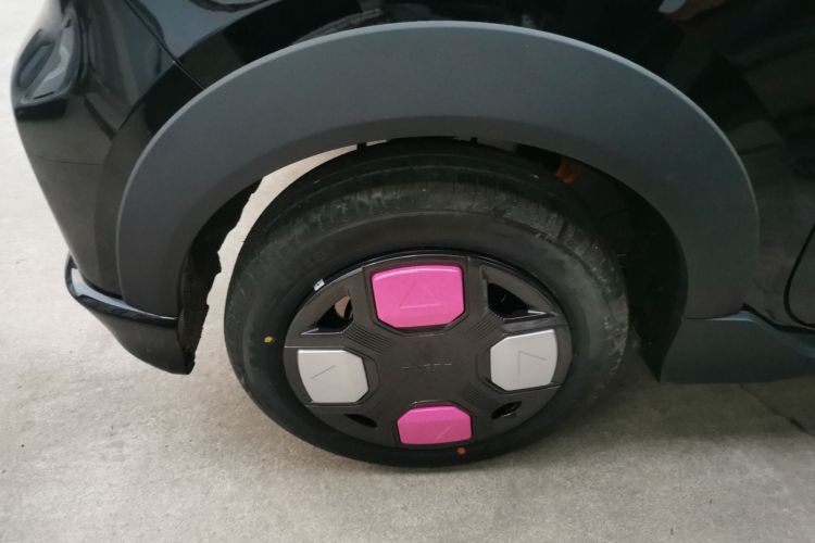 吉利银河 2025款 210km 熊猫卡丁车身外观6008