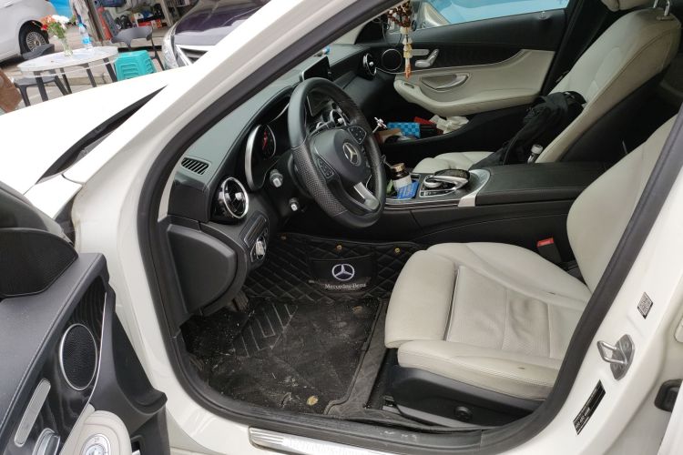 奔驰C级 2016款 C 200 L 运动型局部细节19