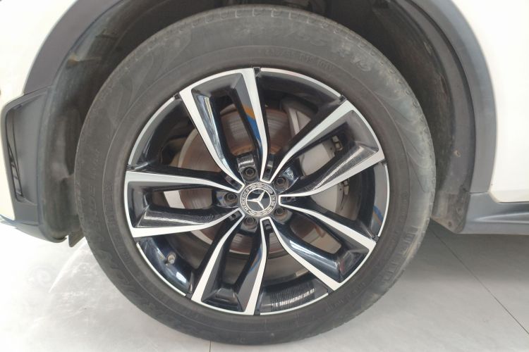 奔驰GLC 2020款 改款 GLC 300 L 4MATIC 动感型车身外观35