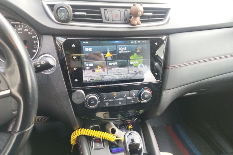 日产 逍客 2019款 2.0L CVT豪华版中控内饰16