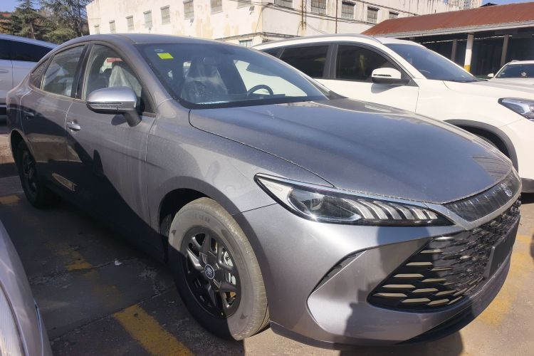 比亚迪 秦PLUS 2025款 DM-i 智驾版 55KM领先型车身外观3