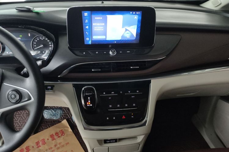 别克GL8 2021款 陆上公务舱 652T 舒适型中控内饰16