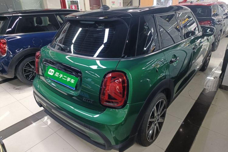 MINI 2023款 1.5T COOPER 艺术家 五门版车身外观7