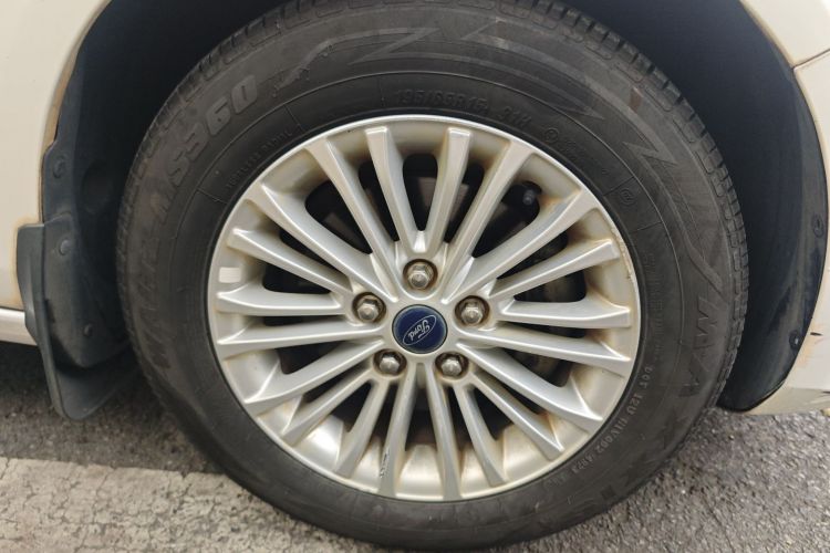 福特 福睿斯 2017款 改款 1.5L 自动舒适型车身外观10