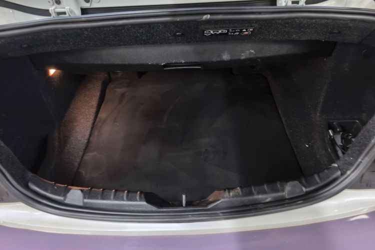 宝马2系(进口) 2018款 220i 敞篷轿跑车 运动设计套装局部细节23