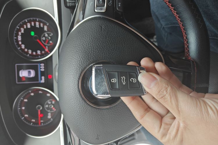 一汽-大众CC 2019款 330TSI 魅颜版 国VI中控内饰11