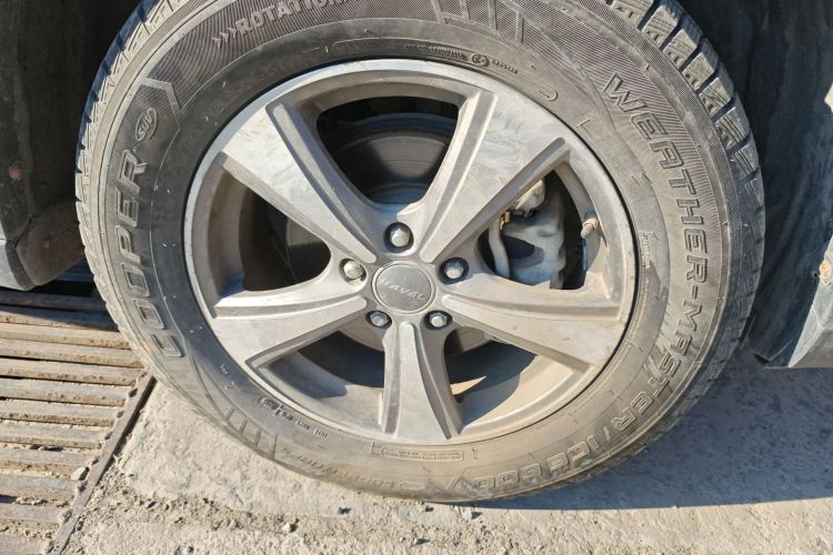 哈弗H6 2015款 运动版 1.5T 手动四驱精英型车身外观10