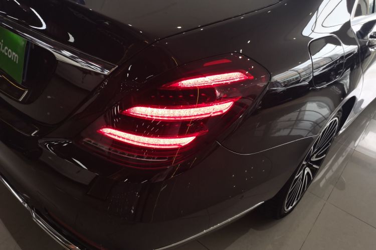 奔驰S级 2019款 S 320 L车身外观9