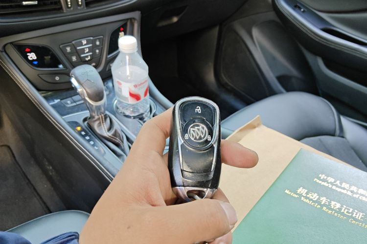 别克 昂科威 2016款 20T 两驱领先型中控内饰11