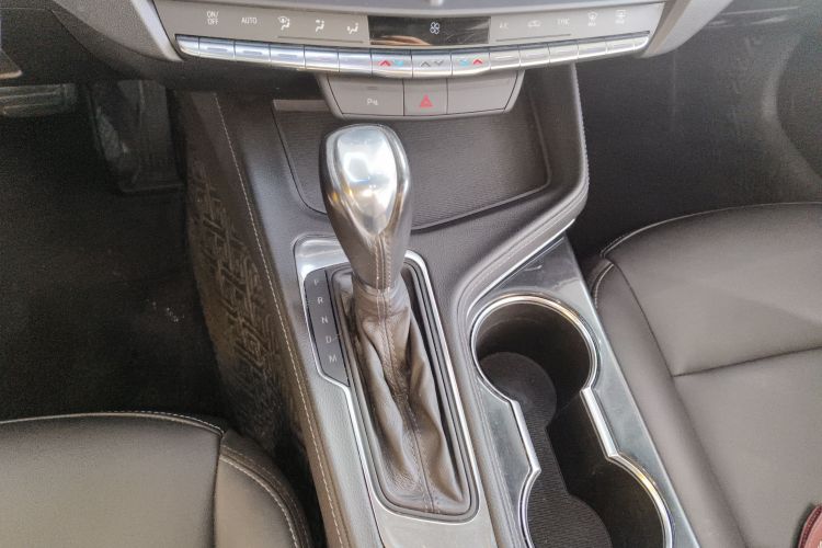 凯迪拉克CT4 2021款 28T 风尚型中控内饰18