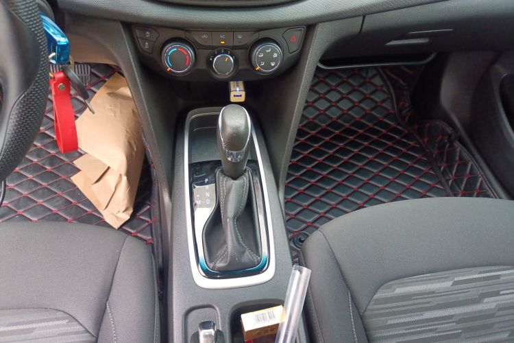 雪佛兰 科沃兹 2019款 320 自动欣享天窗版中控内饰18