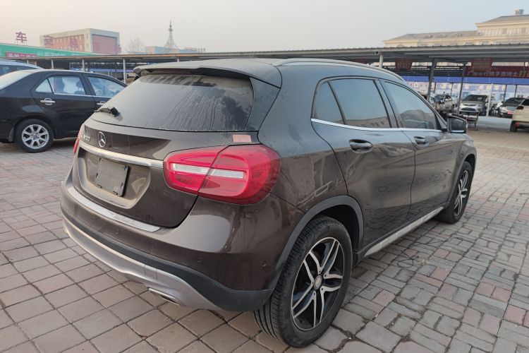 奔驰GLA 2015款 GLA 200 时尚型车身外观7