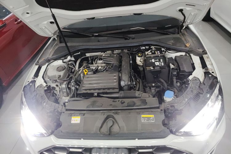 奥迪A3 2024款 A3L Limousine 35 TFSI 时尚运动型机舱底盘24