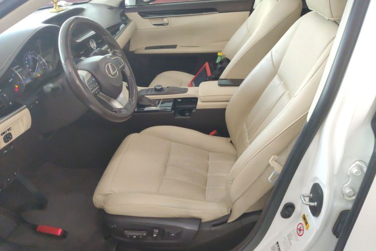 雷克萨斯ES 2016款 200 Midnight特别限量版局部细节19