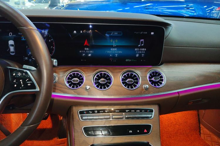 奔驰E级 2023款 改款 E 260 L中控内饰16