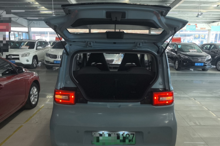 五菱汽车 宏光MINIEV 2020款 自在款 三元锂机舱底盘23