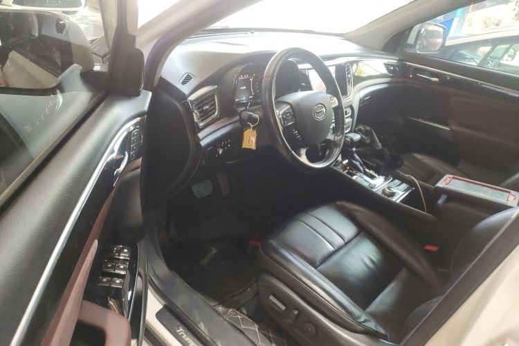 广汽传祺 传祺GS8 2017款 320T 四驱豪华智联版（七座）中控内饰7003