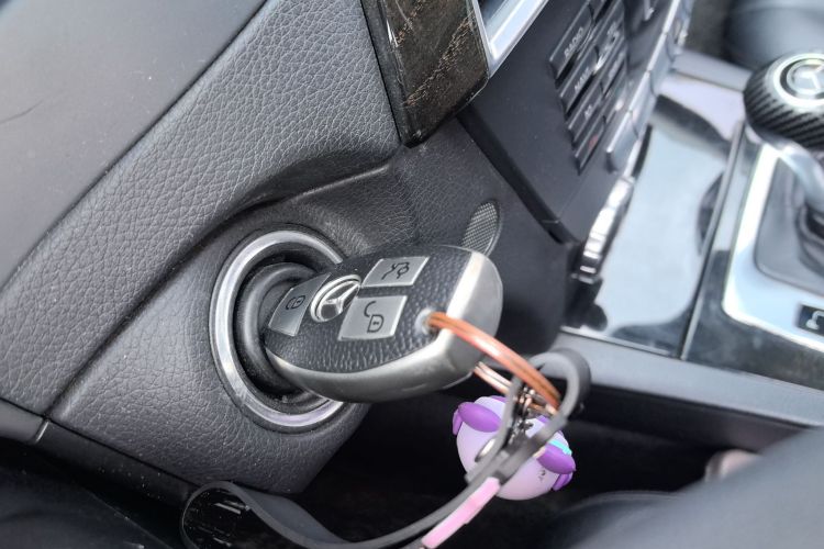 奔驰C级 2013款 C 260 CGI 时尚型中控内饰11