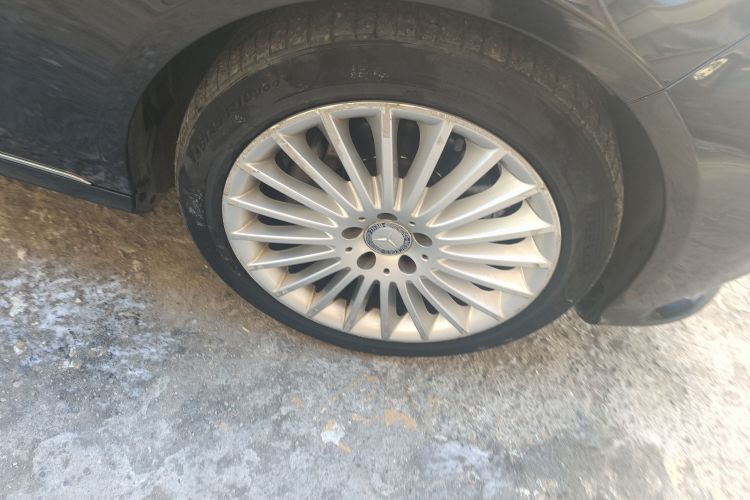 奔驰E级 2015款 E 200 L车身外观10